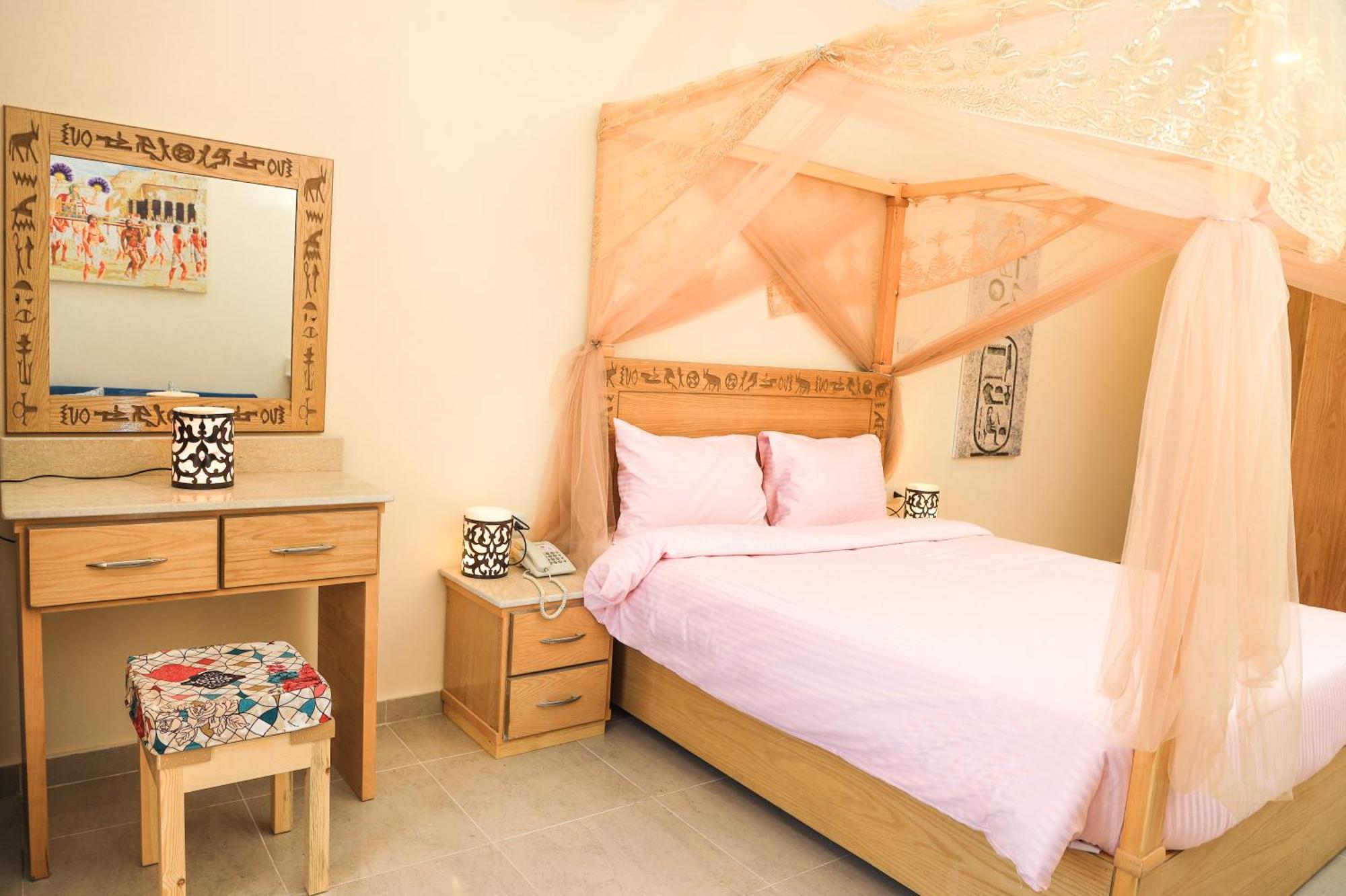 Jewel Howard Carter Hotel Луксор Экстерьер фото